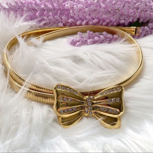 Gold bow 🎀 belt - Picture 4 of 7